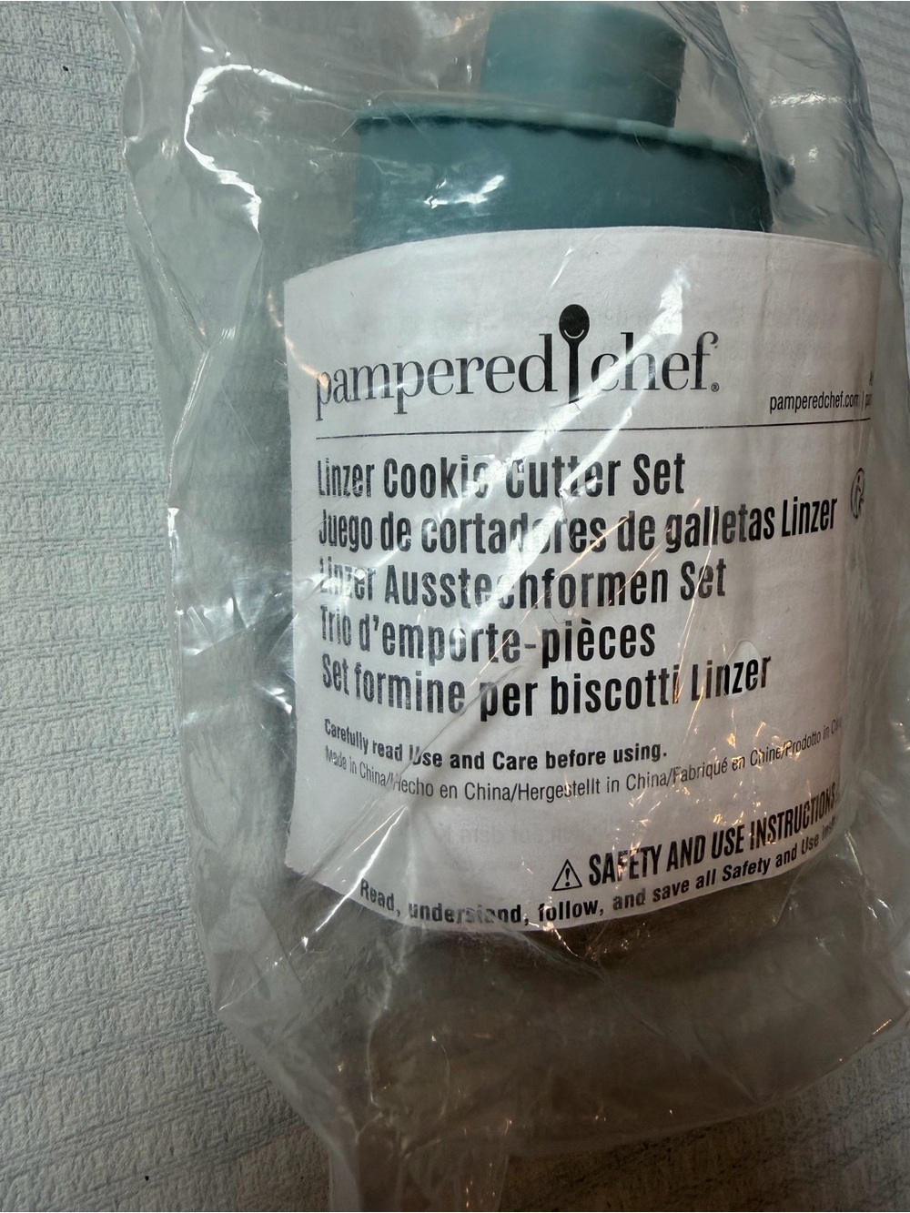 Pampered Chef Linzer Cookie Cutter Set - Picture 2 of 4